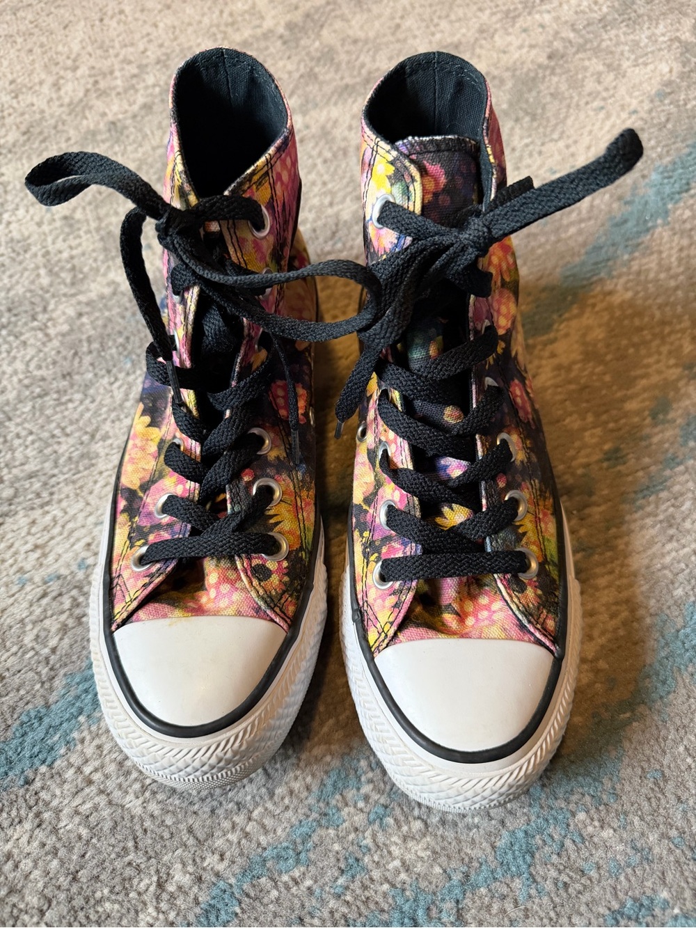 Converse Chuck Taylor Size 6 Women's Floral High-Top Sneakers